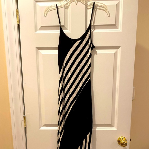 Long maxi dress - Picture 2 of 3